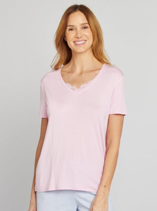 T-shirt fluida com decote em bico