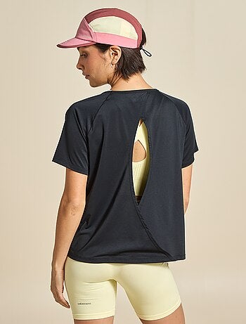 T-shirt fluído com abertura nas costas - (ekstract)