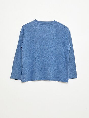 T-shirt folgado com detalhe no peito