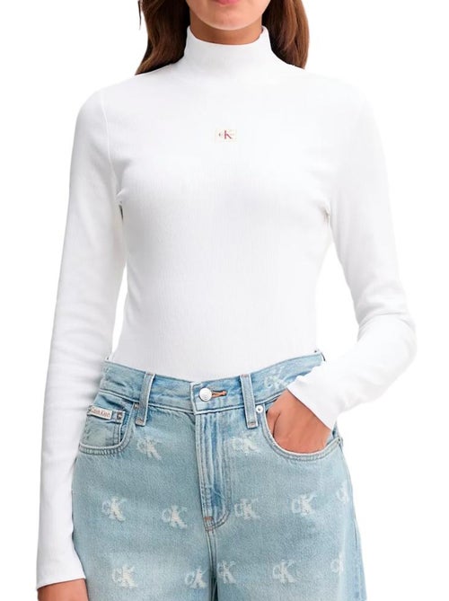 T-Shirt Gola Alta Branca Calvin Klein Jeans para Mulher - Kiabi T-Shirt Gola Alta Branca Calvin Klein Jeans para Mulher - Kiabi