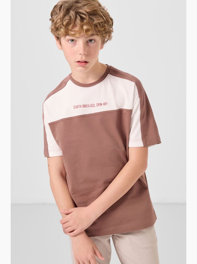 T-shirt infantil oversize gola redonda tommy Castanho-chocolate - Kiabi