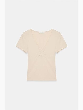 T-shirt justa com decote em v e manga curta dilvin