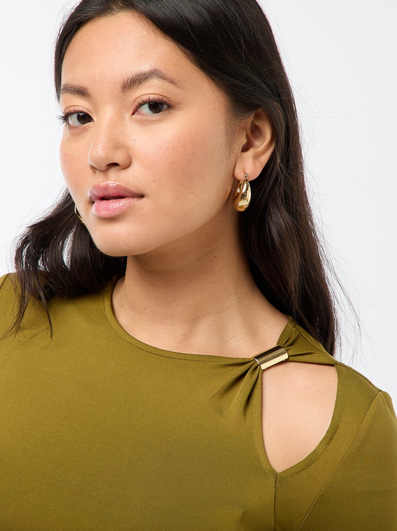 T-shirt justo com detalhe dourado Verde - Kiabi