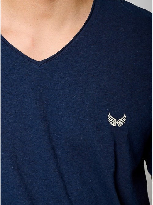 T-shirt Kaporal Beter para Homem Azul Marinho - Kiabi T-shirt Kaporal Beter para Homem Azul Marinho - Kiabi