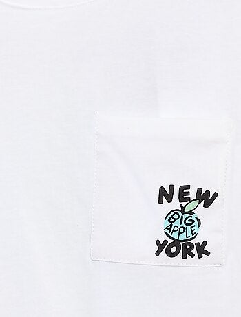 T-shirt larga com bolso frontal