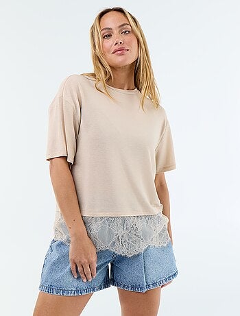 T-shirt leve com base em renda
