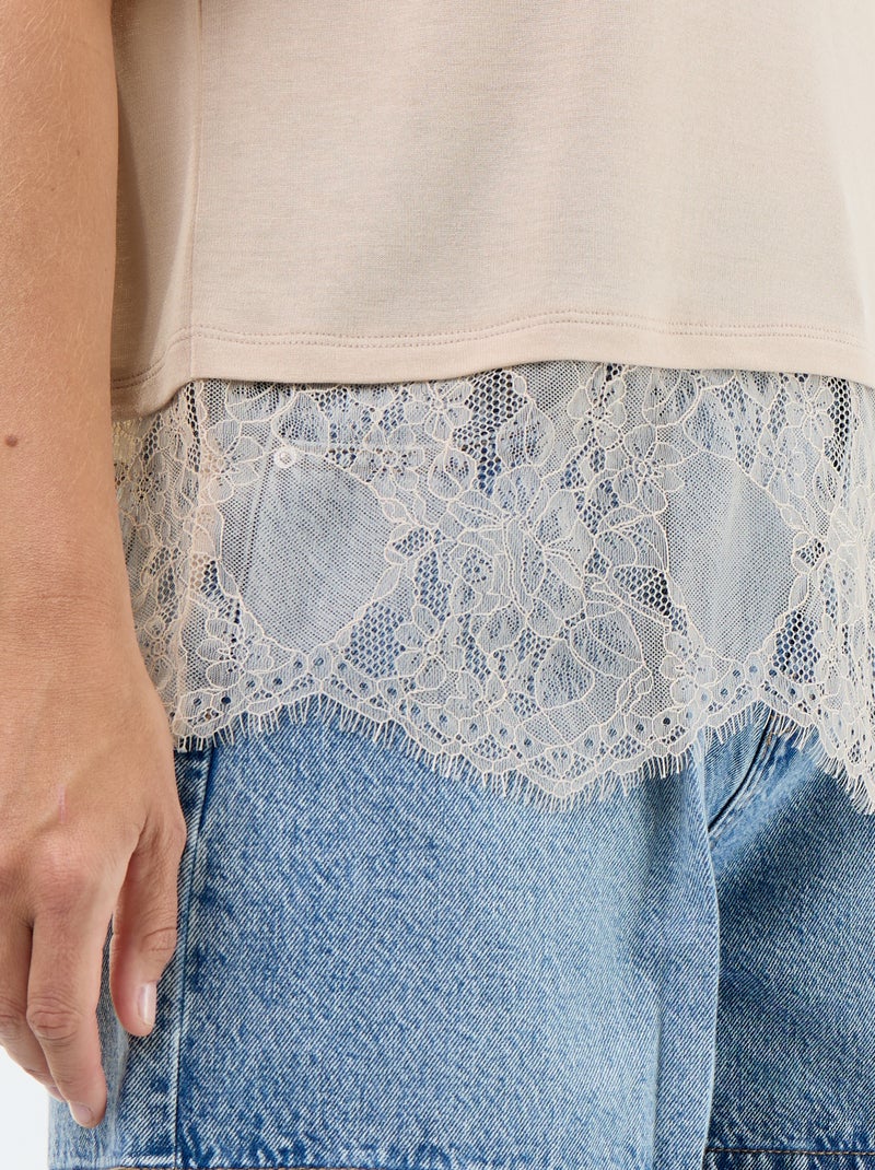 T-shirt leve com base em renda Bege - Kiabi