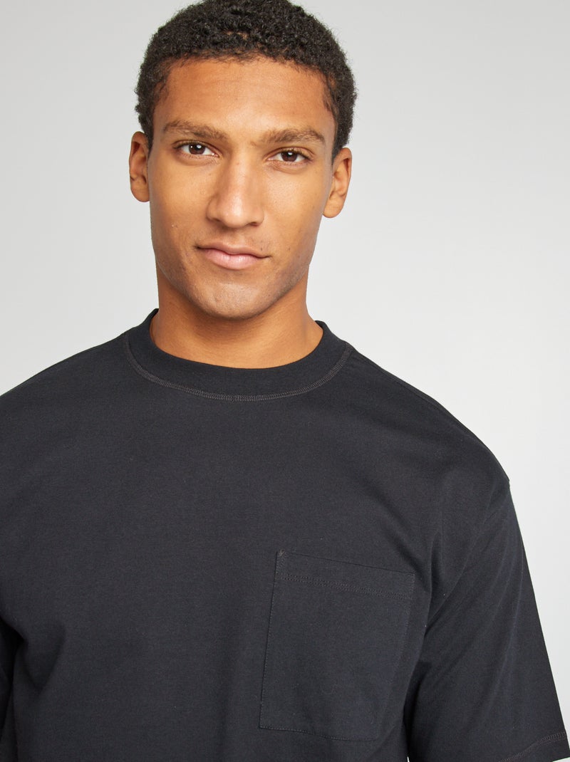 T-shirt lisa com bolso frontal Preto - Kiabi