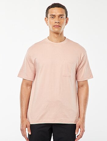 T-shirt lisa com bolso frontal