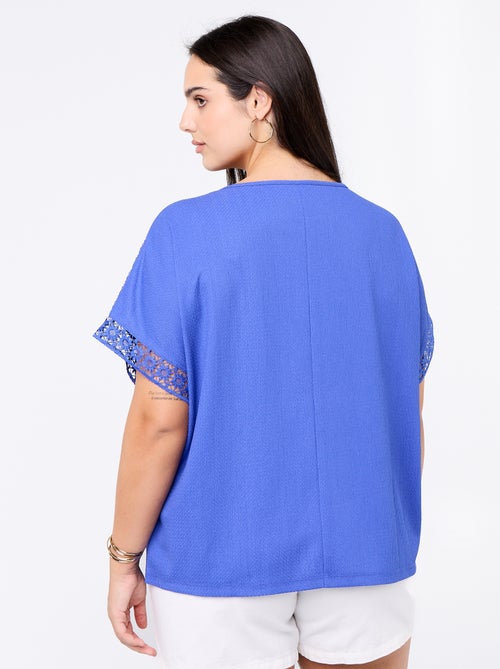 T-shirt lisa com bordado e macramé nas mangas - Kiabi