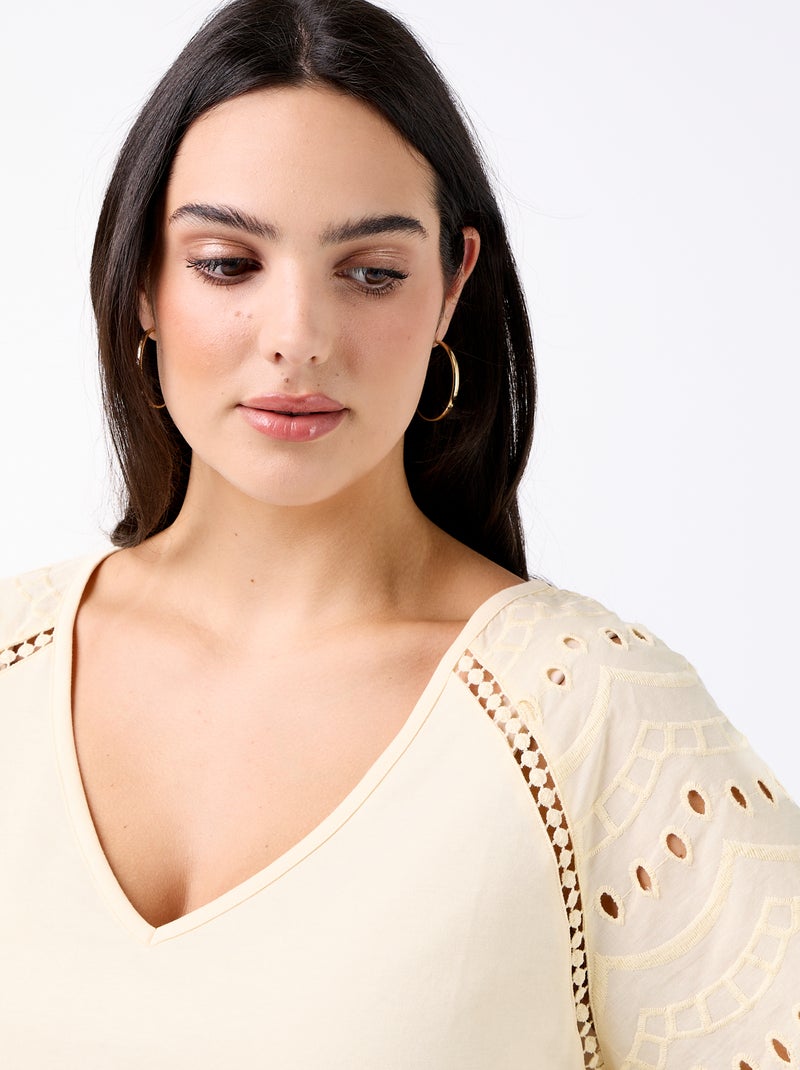 T-shirt lisa com bordados nas mangas Bege - Kiabi