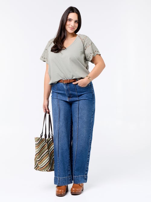 T-shirt lisa com bordados nas mangas - Kiabi