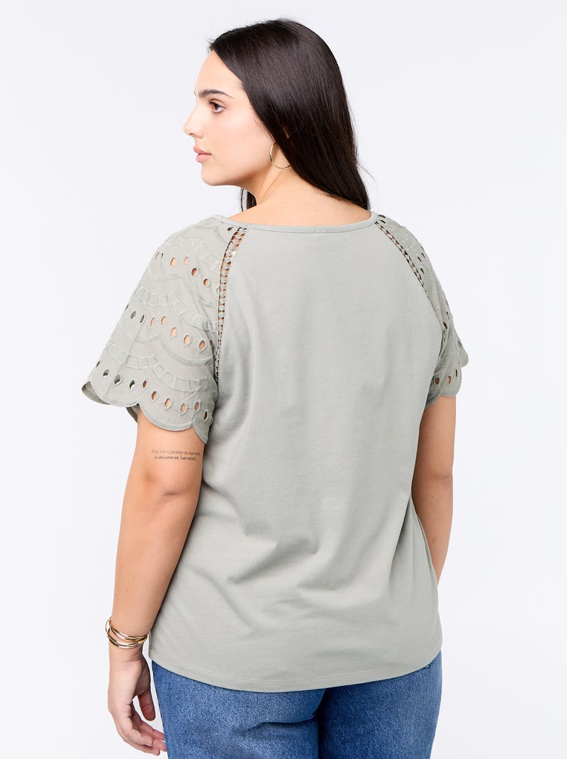 T-shirt lisa com bordados nas mangas Verde - Kiabi