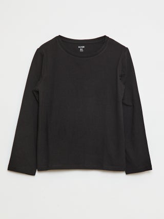 T-shirt lisa com franzidos nos ombros