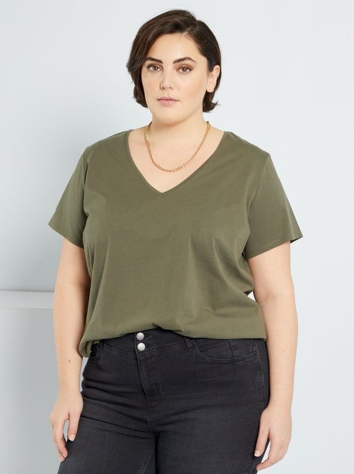 T-shirt lisa com gola em V - Kiabi