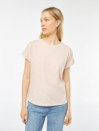 T-shirt lisa com gola redonda e mangas curtas com dobra