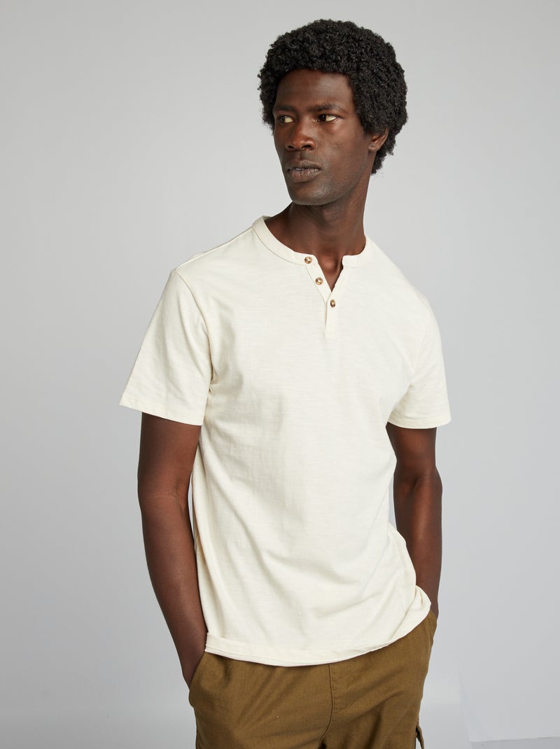 T-shirt lisa com gola tunisina BRANCO - Kiabi