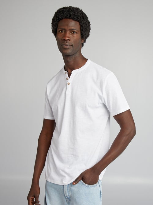 T-shirt lisa com gola tunisina - Kiabi
