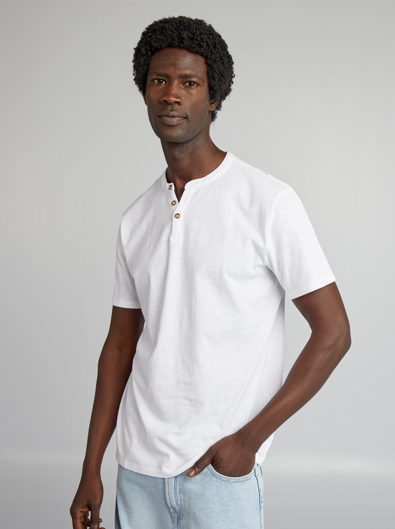 T-shirt lisa com gola tunisina Branco - Kiabi