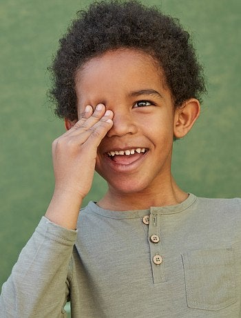 T-shirt lisa com gola tunisina - Kiabi