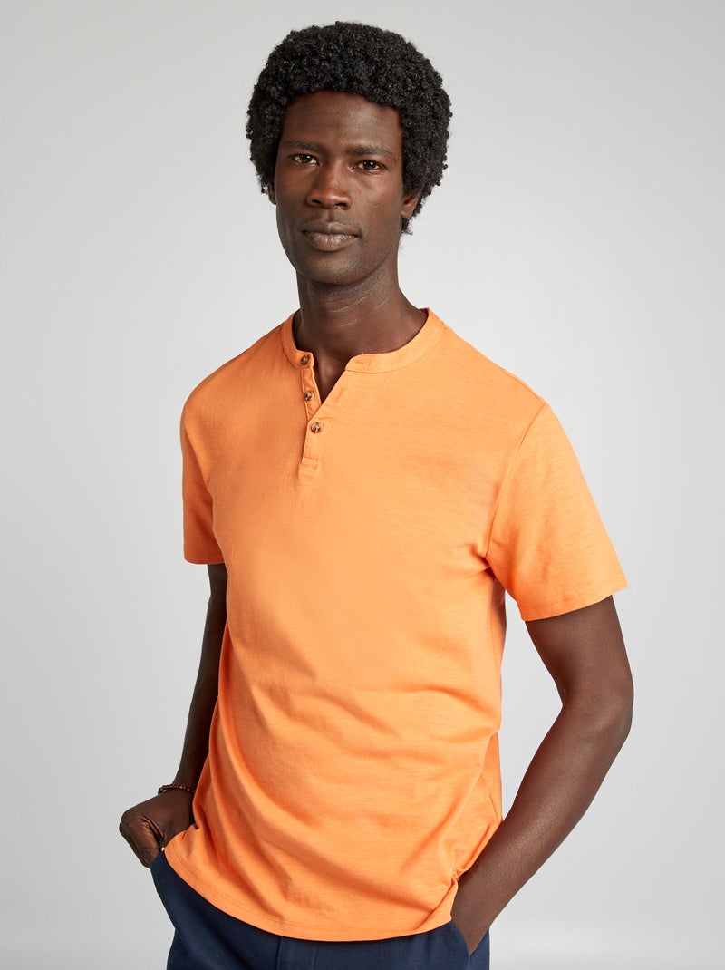 T-shirt lisa com gola tunisina LARANJA - Kiabi