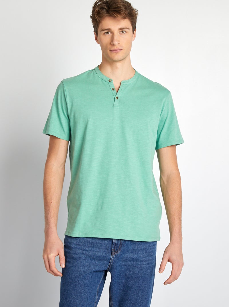T-shirt lisa com gola tunisina VERDE - Kiabi