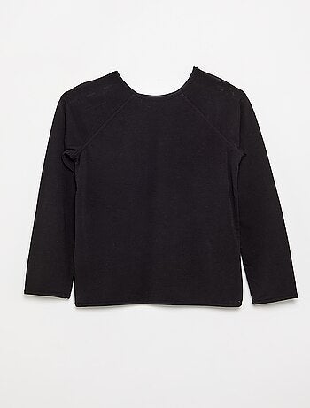 T-shirt lisa com mangas raglan
