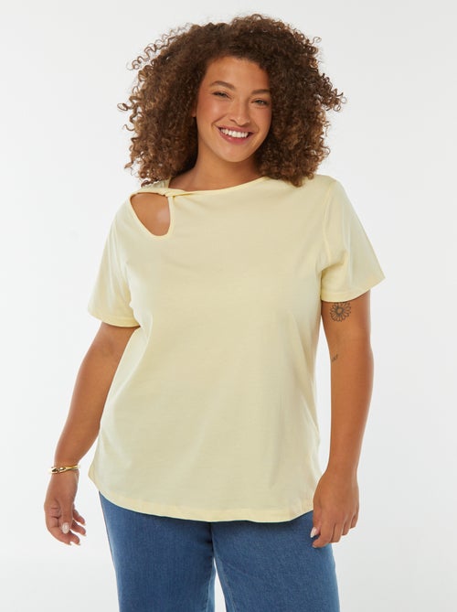 T-shirt lisa com racha ajurada e efeito twist - Kiabi