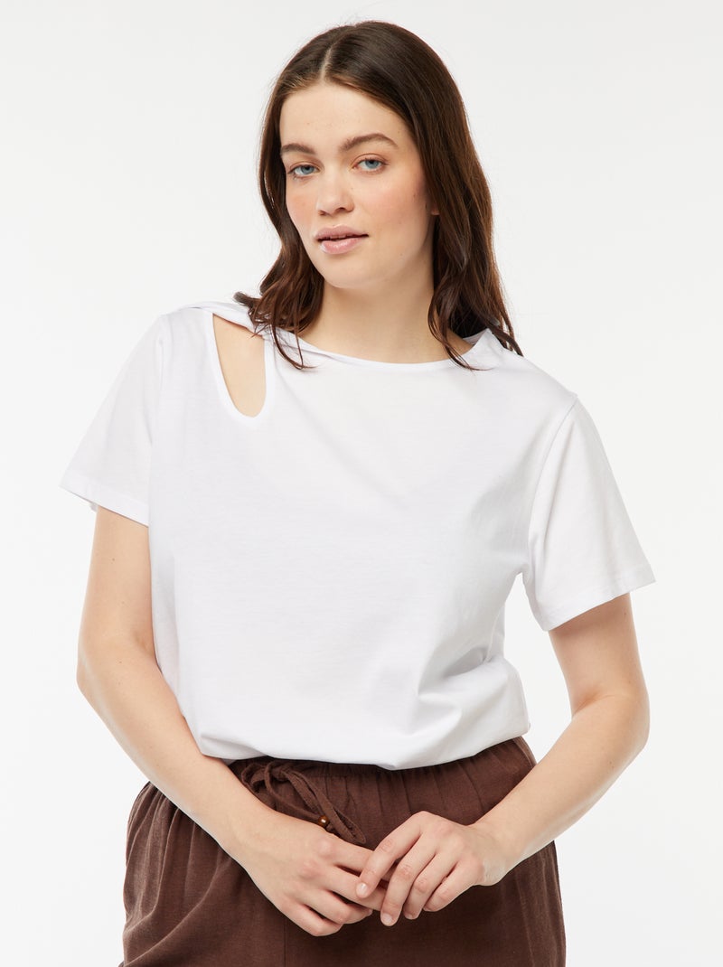 T-shirt lisa com racha ajurada e efeito twist Branco - Kiabi