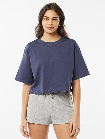 T-shirt lisa corte curto e manga curta