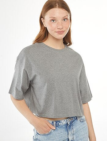 T-shirt lisa corte curto e manga curta