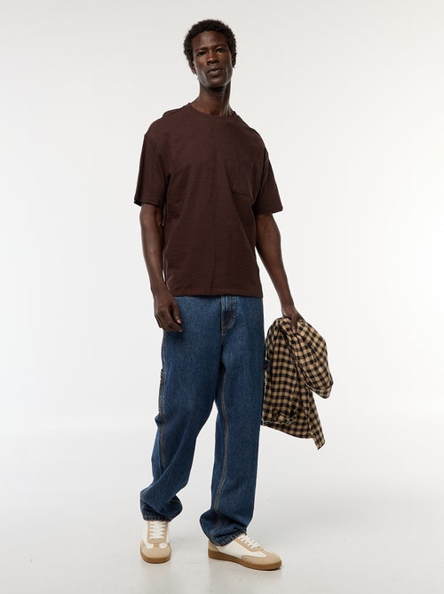 T-shirt lisa de manga curta com bolso frontal - Kiabi