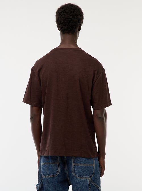 T-shirt lisa de manga curta com bolso frontal - Kiabi