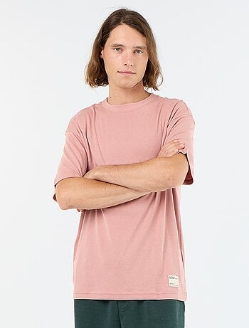 T-shirt lisa de manga curta e gola redonda