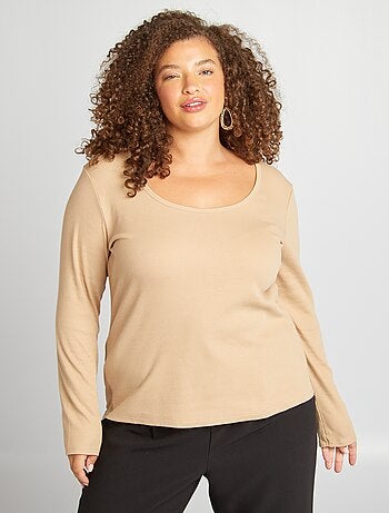 T-shirt lisa em malha nervurada