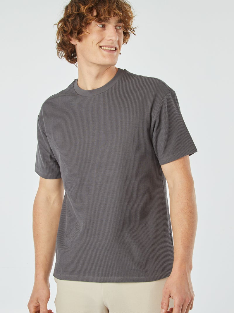 T-shirt lisa texturada de manga curta Cinza - Kiabi