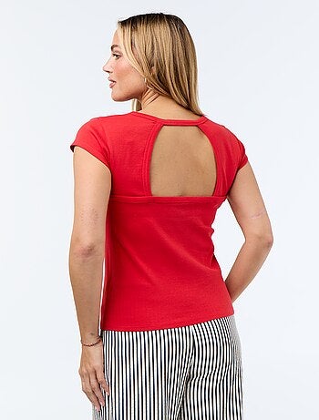 T-shirt liso com costas abertas e mangas curtas