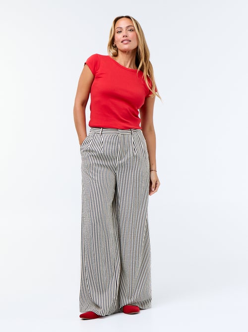 T-shirt liso com costas abertas e mangas curtas - Kiabi
