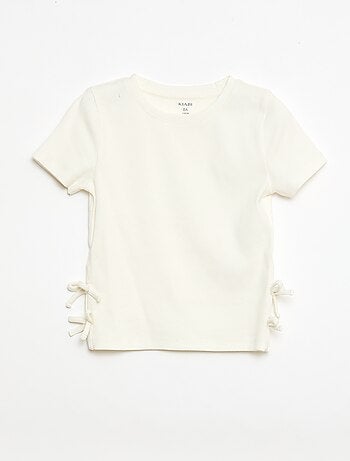 T-shirt liso com nós fantasia