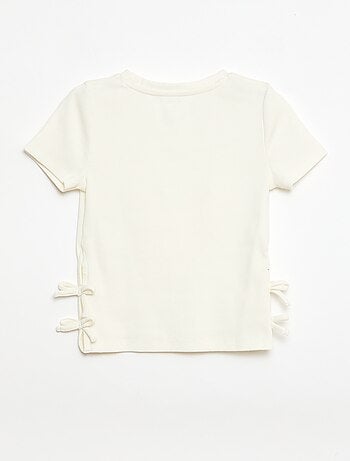 T-shirt liso com nós fantasia