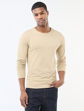 T-shirt liso de mangas compridas e gola redonda