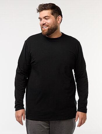 T-shirt liso de manga comprida e gola redonda