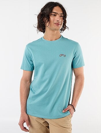 T-shirt liso de manga curta com bordado