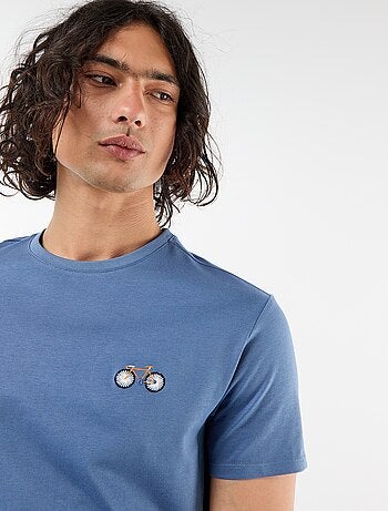 T-shirt liso de manga curta com bordado