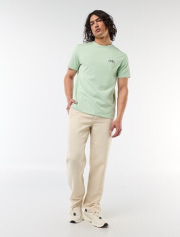 T-shirt liso de manga curta com bordado