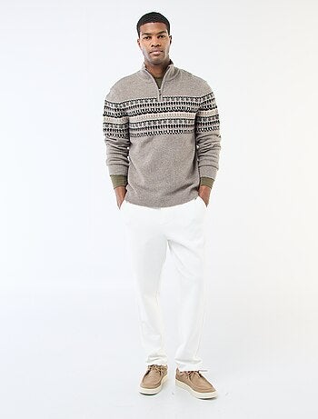 T-shirt liso de mangas compridas e gola redonda