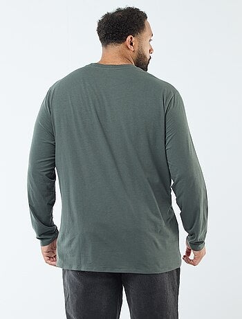 T-shirt liso de manga comprida e gola redonda