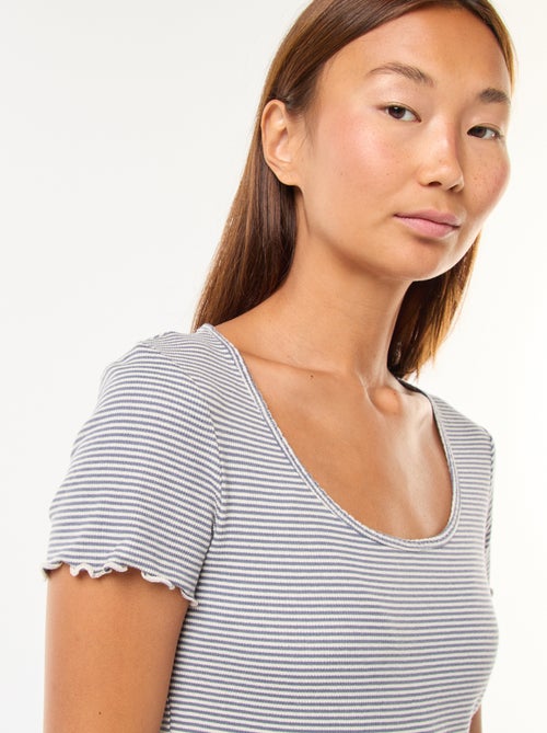 T-shirt liso em malha canelada de manga curta - Kiabi