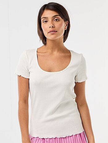 T-shirt liso em malha canelada de manga curta