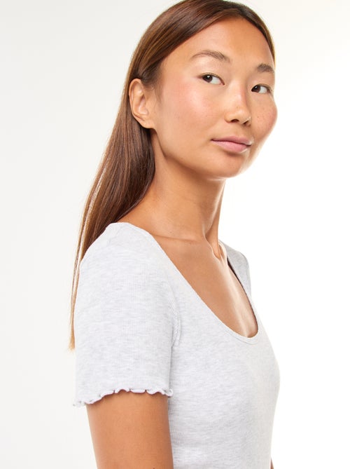 T-shirt liso em malha canelada de mangas curtas - Kiabi